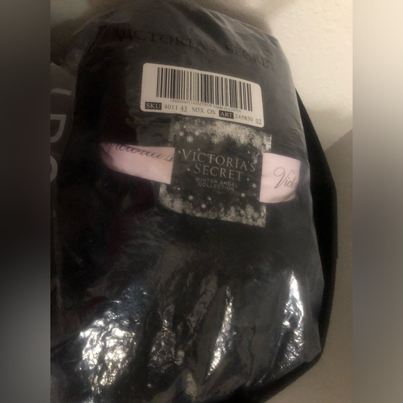 Victoria Secret Faux Fur Scarf - Picture 1 of 2